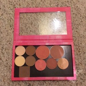 Blushes/contour shades